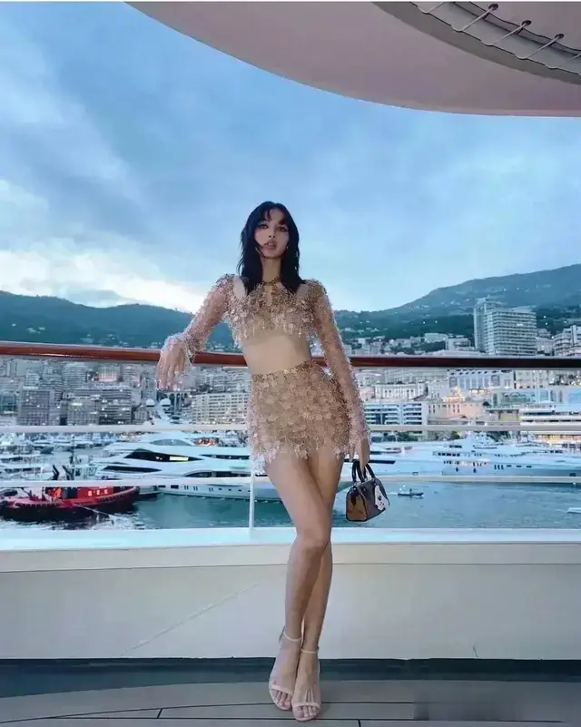 Lisa又被网友喷长得太丑，这样一想，她到底是为什么出道的啊？