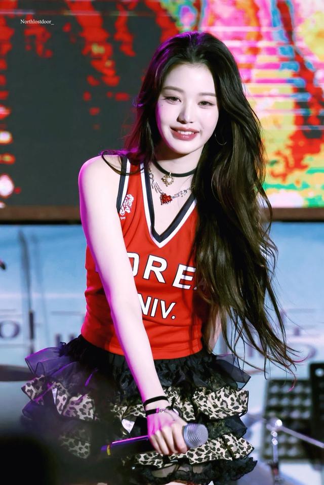 校庆女神直拍杀疯了！Karina封神，张员瑛美炸全场！