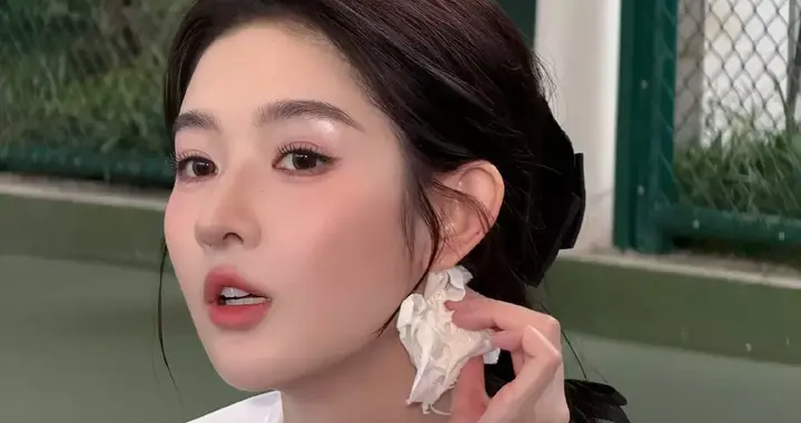 王玉雯运动照惊艳，美貌活力全开！