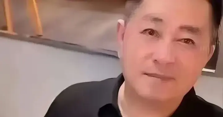 汪爸悄悄赴台！宠孙模式拉满，未出生宝宝收豪礼，全家享天伦之乐