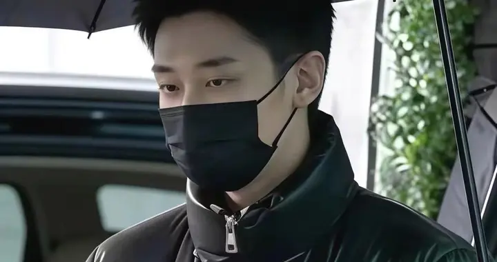 别再夸赞许亚军了，何晴闺蜜曝许何离家原因，他的沉默早有预兆