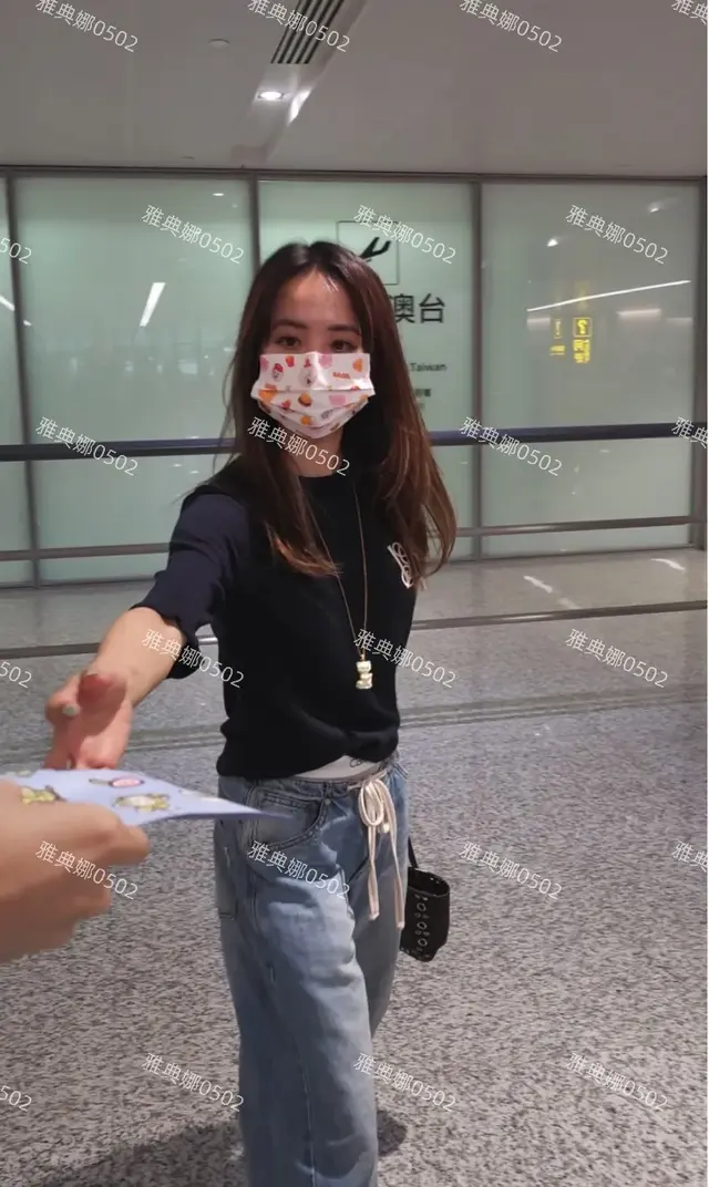 蔡依林空降上海小小身材大气场，眼睛又圆又大超有神她特别宠粉!