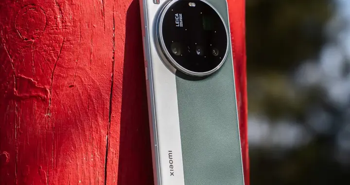 小米旗艦“變香了”！從6499元跌至4489元，2K微曲屏+120倍變焦