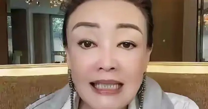 小菲想在湾湾买上亿豪宅？兰姐霸气回怼：兜里就俩钢镚，买不起！