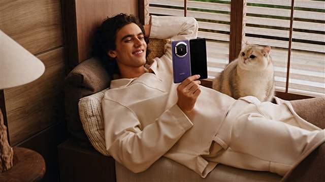 華為Mate X7四配色官圖發(fā)布：獨一無二新設計 最強辨識度