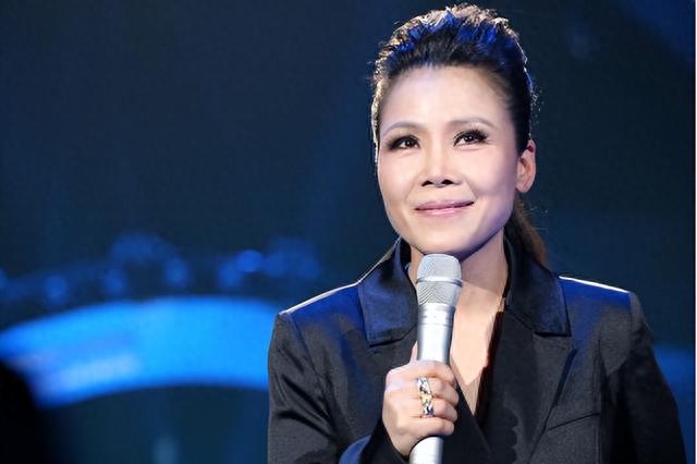 |移居美国，牵扯走私案，5位曾登上春晚却“销声匿迹”的女明星