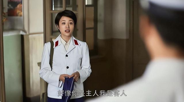 《父母爱情》：亚菲成为团政委，究竟是能力使然，还是安杰活动的