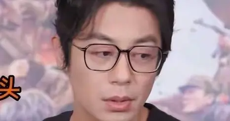 朱亚文糊了4年终于开窍：在娱乐圈闷声搞事业，比耍嘴皮子强百倍