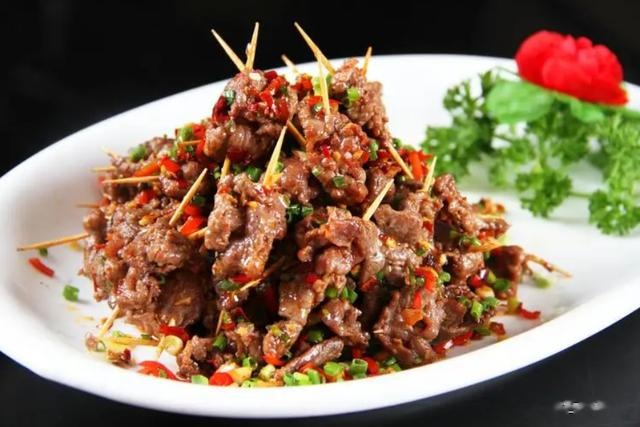 分享5种牛肉的家常做法，学会你就是大厨，简直不要太好吃！