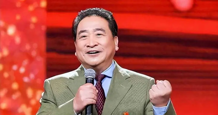 美国圣诞风波升级！姜昆回应引热议，杨议这次真 栽了”?