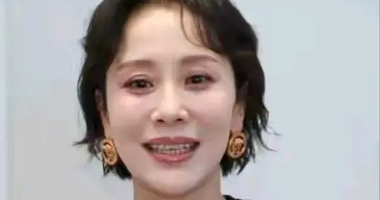 48岁海清近照曝光，越老越有女人味了，难怪一直被叫国民媳妇