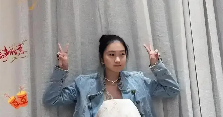 马伊琍16岁女儿近照曝光！胖出双下巴反被夸美，长相似文章引热议