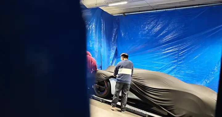 毫無預兆！小米神秘概念跑車落地巴塞羅那，準備在MWC2026放大招