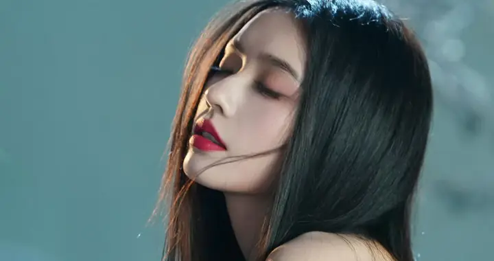 林允人鱼裙美翻了