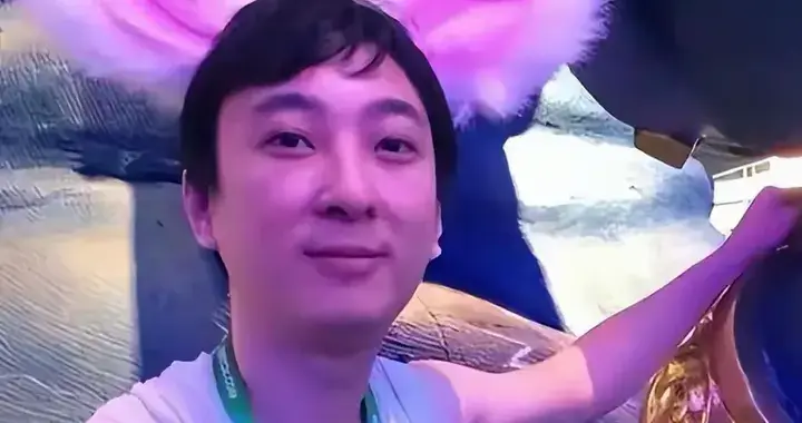 自曝与王思聪陪玩细节后，小男友也不要她了，黄一鸣这次亏大了