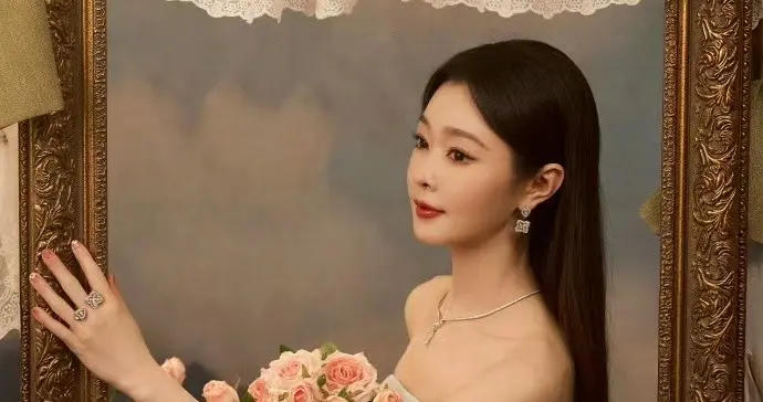 宋轶｜99朵玫瑰花穿在了身上，这个造型真的好适合她，宛如花仙子