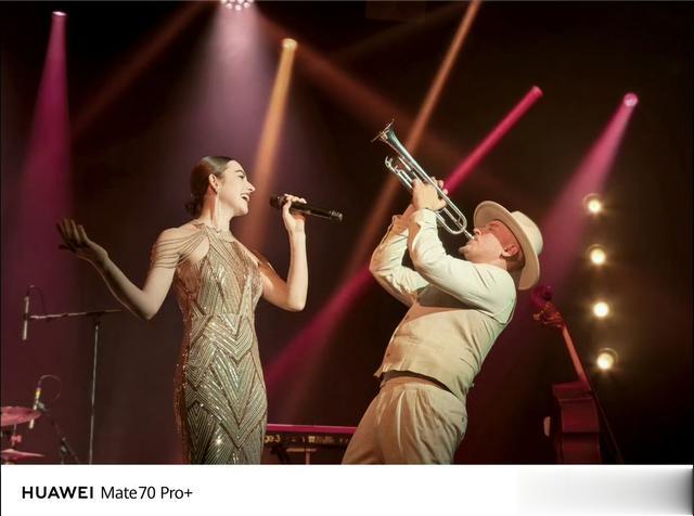 华为Mate70 Pro+ 样张来了，首发红枫镜头！