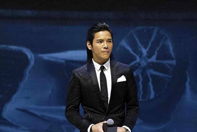 委屈很多年！向佐深夜发文：我拼命努力！迎来的是全民嘲讽的失败