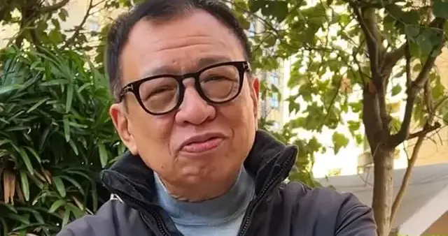 TVB老戏骨许绍雄女儿走出丧父伤痛，与视后佘诗曼欢度圣诞