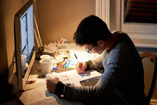 发材料，领导说“收到，谢谢”，你该怎么回复？