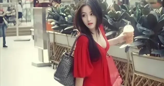 出道早期的张馨予好有冲击感，让人又爱又恨的美。张燕~太绝