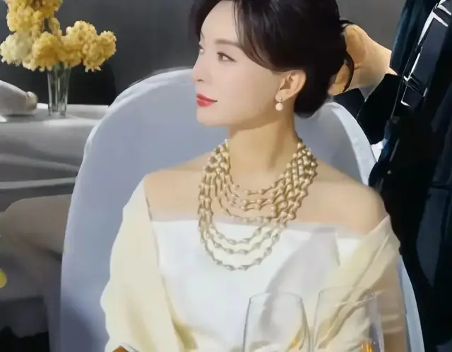 时间的馈赠，论陈数何以在岁月中愈发璀璨