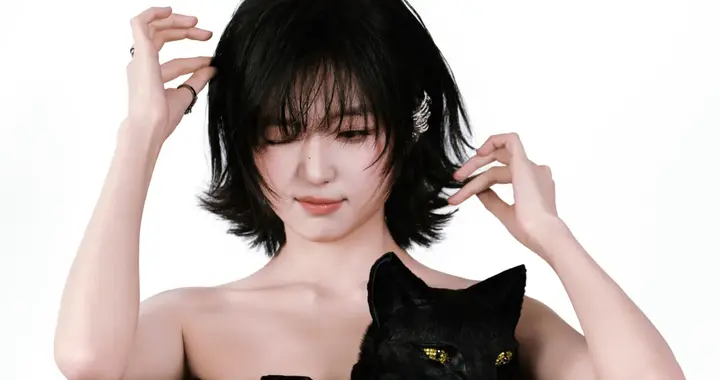 孙千，是小野猫，也是小魔女。