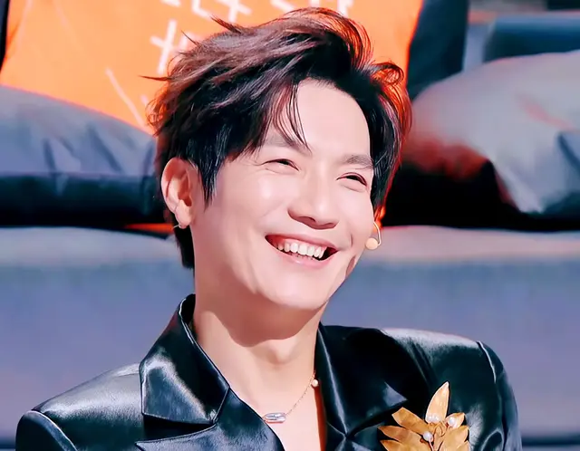 天赐的声音第10期，陈楚生吉克隽逸再夺金曲，锐评人金句好热闹