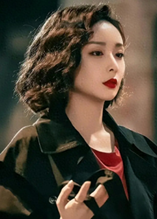 从爆红到“打回原形”，高叶只用了半年，终是步了张小斐的后尘