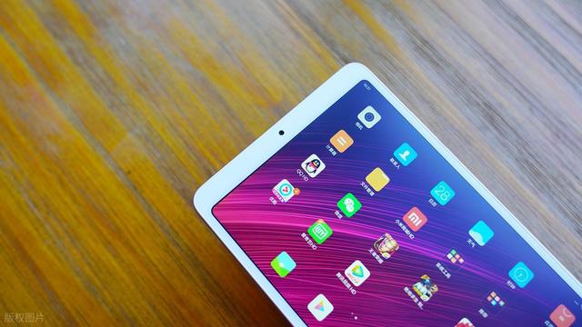 六月份红米要发布一款搭载天玑9400处理器的平板，尺寸是8.8寸