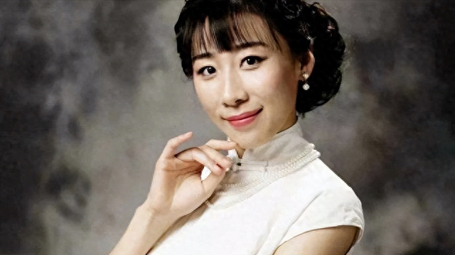 “一尿成名”任素汐：上半身是普通，下半身是贪婪，又丑又迷人