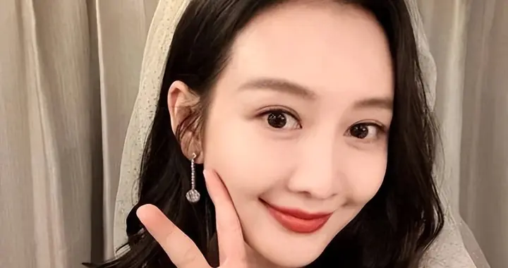 王鸥才是真清醒！住200平复式豪宅独自养娃，花10w请3位保姆照顾