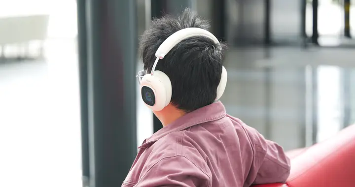 耳機廠商有多瘋狂？南卡SHOW靈動屏耳機體驗：兩個屏幕還能拆？