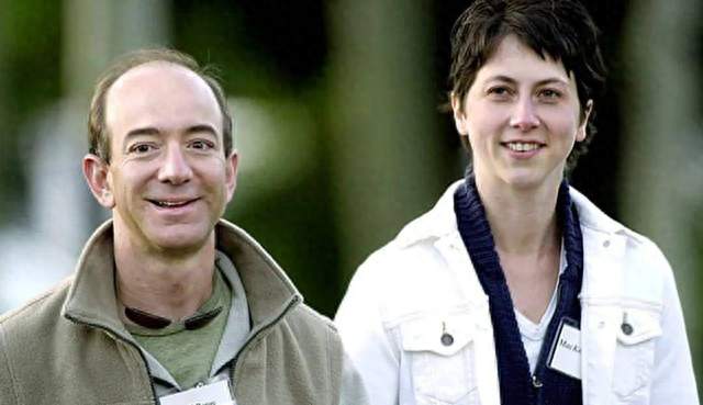 贝佐斯前妻：再婚一年又离婚，捐掉1400亿，4个孩子跟着她生活