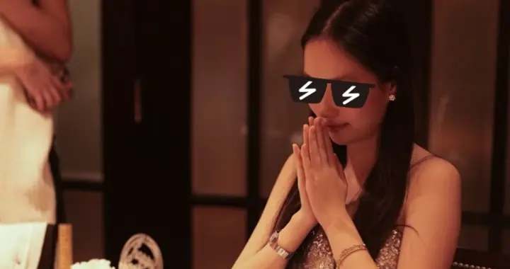 高晓松前妻晒女儿18岁生日照，Zoe穿公主裙又高又瘦，笑起来像爸