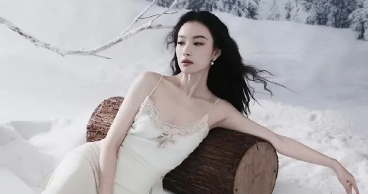 倪妮的一组雪地图片～