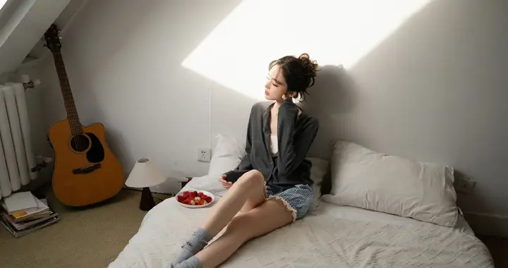 娜扎假日居家风写真 慵懒又松弛 纯欲风拉满