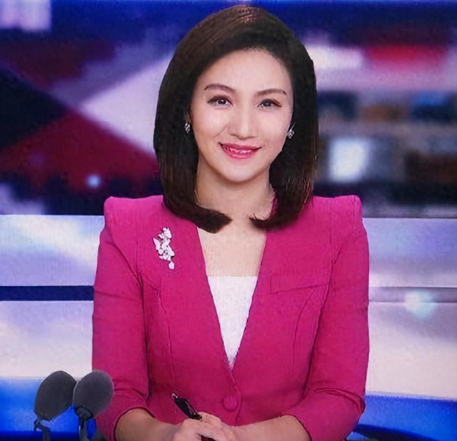 她被称为最美主持人，却突然5分钟内全身瘫痪，至今独身一人
