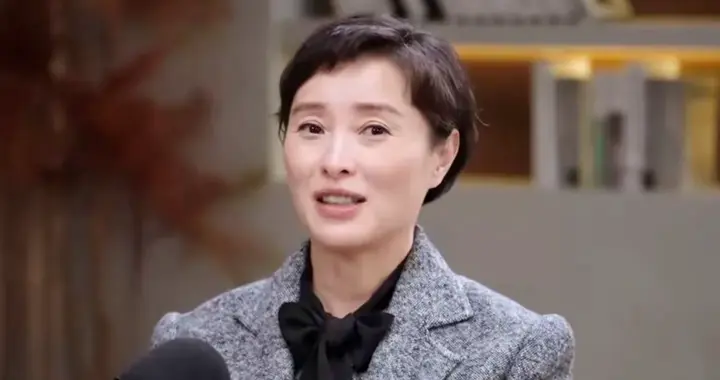 53岁吴越自曝单身真相:为父母买上海大平层尽孝,坦言孤独也是福报