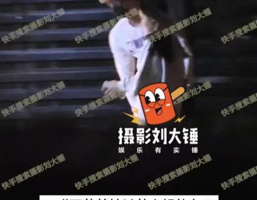 娱乐圈最甜夫妻也离了？三年抱俩，还是被渣了