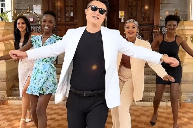 非洲土皇帝王垚：丰臀辣妹当助理，生活奢靡为何多次被官媒表扬?