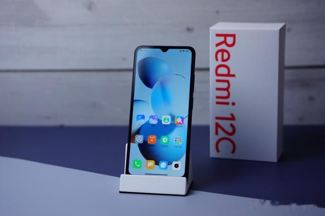 近期大降价的三款手机，最低已跌至499元，开始加速清仓