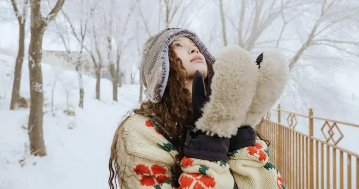 欧阳娜娜新疆游客照 ???