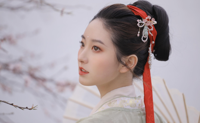 央视|央视王牌综艺节目迎来新美女主持人，既活泼可爱又风趣幽默！