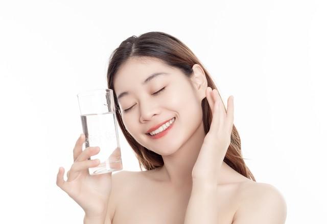 护肤品 细滑有光泽的肌肤，你也能拥有！从清洁到护肤，一步步实现