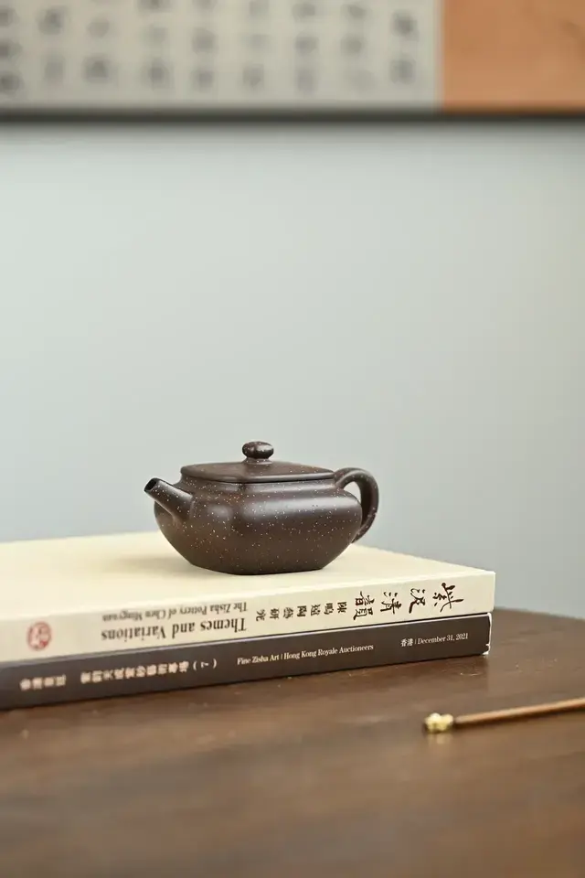 紫砂壶的价值是靠什么决定的？