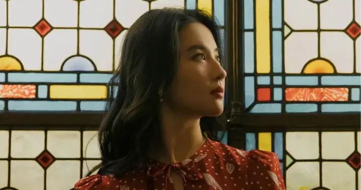 刘亦菲：把“年代红”穿出“高定感”的，只有她了吧