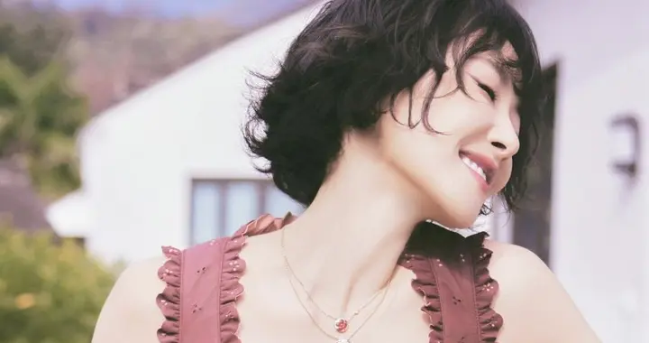 宋茜U领花裙凸显标致身材，宋茜壁纸