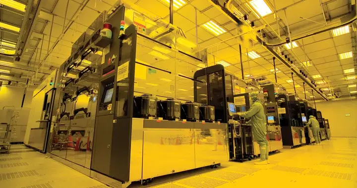 臺積電“銀色高速公路”首度公開！EUV光刻機生產芯片全程曝光