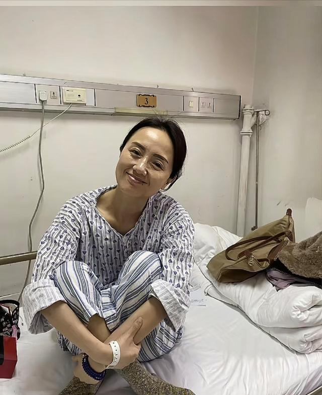 医生好友发文悼念朱媛媛，她是大写的好人，住院照曝光微笑面对